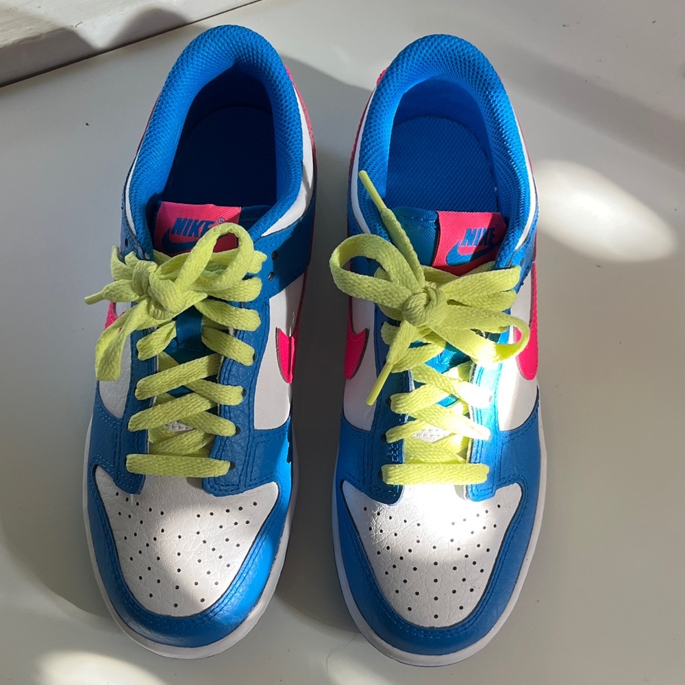 Nike Kids/Women’s Sneakers Blue White with Neon Accents